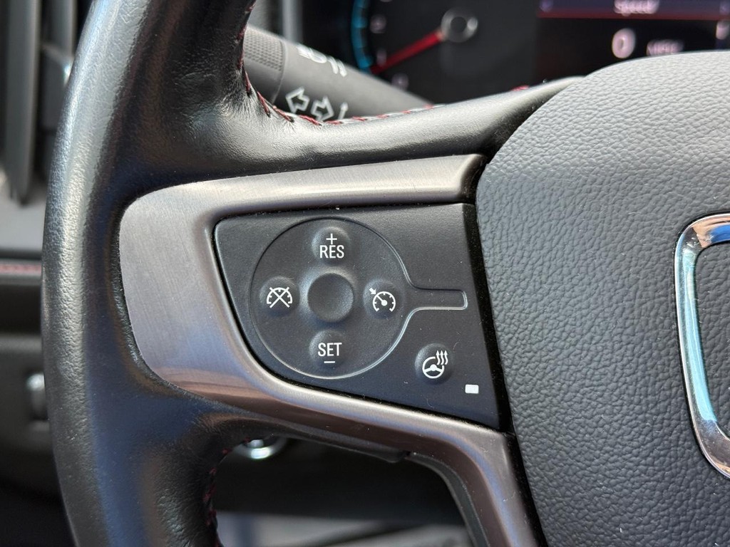 GMC Canyon Vehicle Full-screen Gallery Image 14
