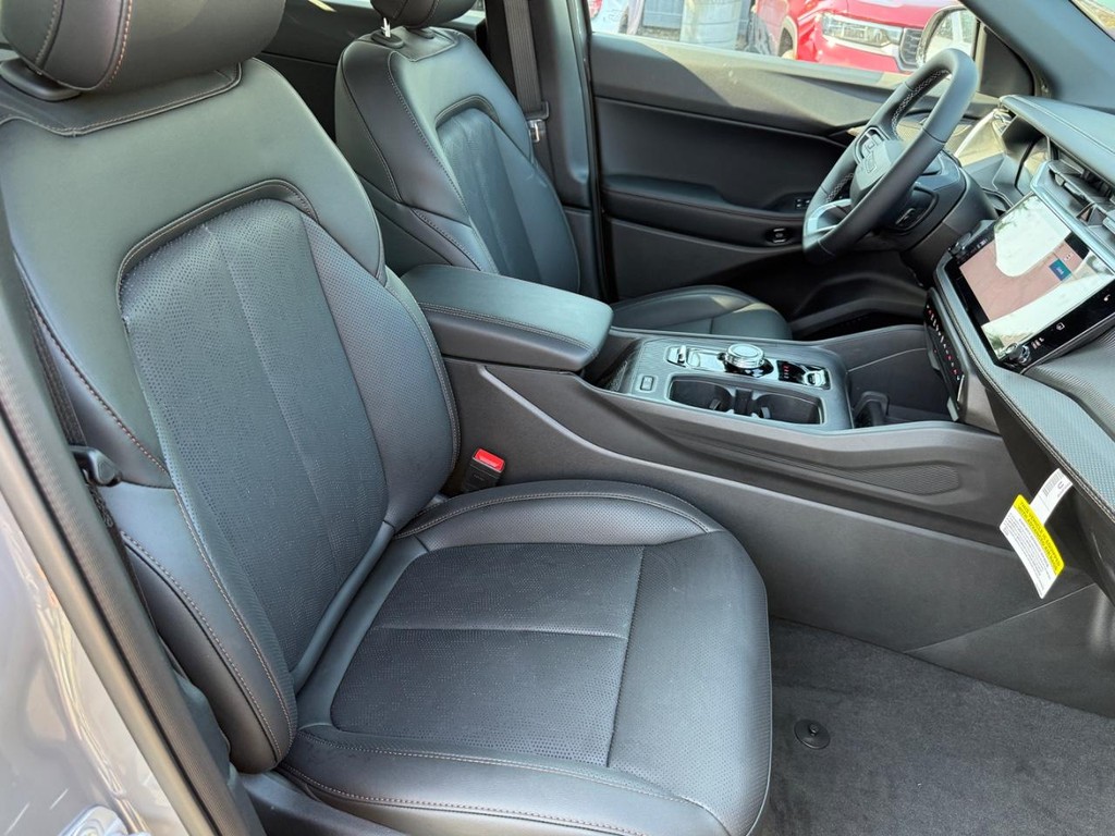 Jeep Cherokee Vehicle Full-screen Gallery Image 05
