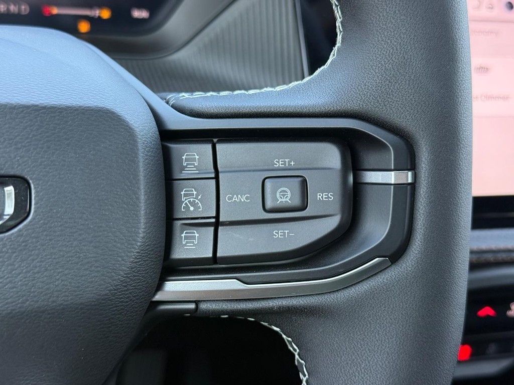 Jeep Cherokee Vehicle Full-screen Gallery Image 14
