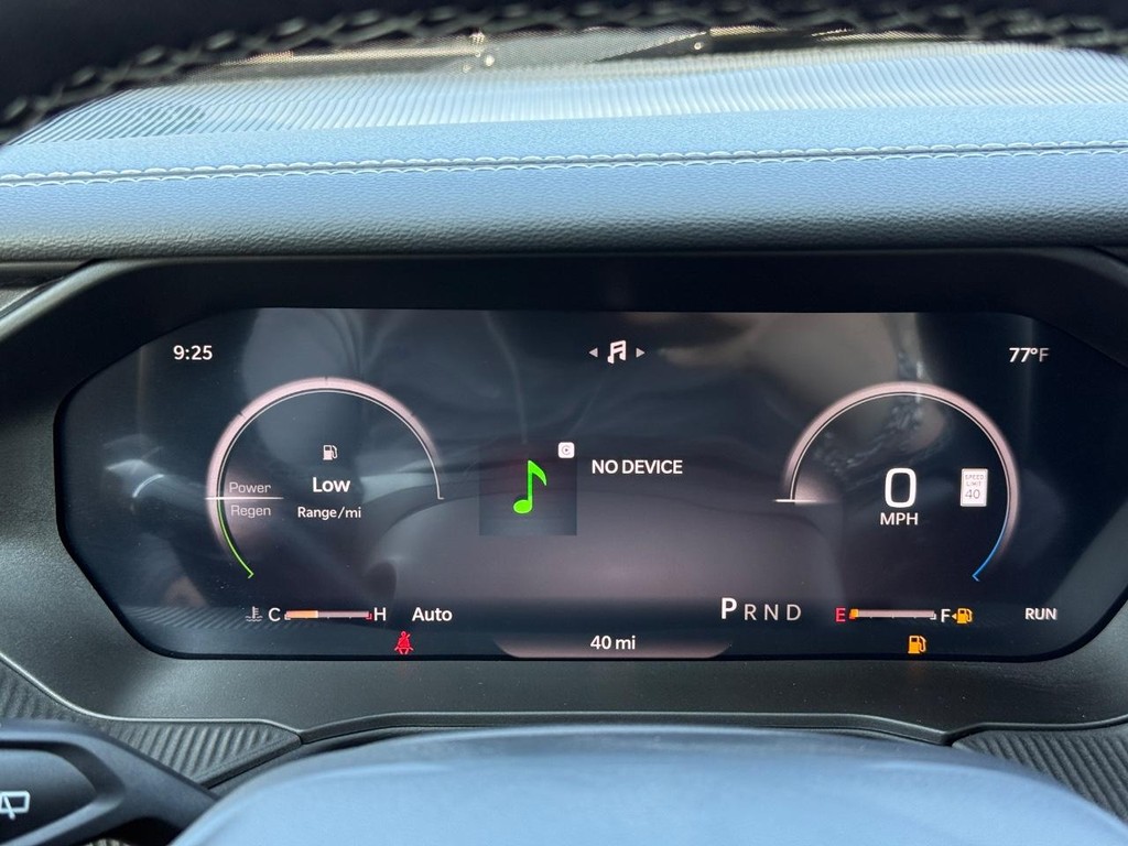 Jeep Cherokee Vehicle Full-screen Gallery Image 15