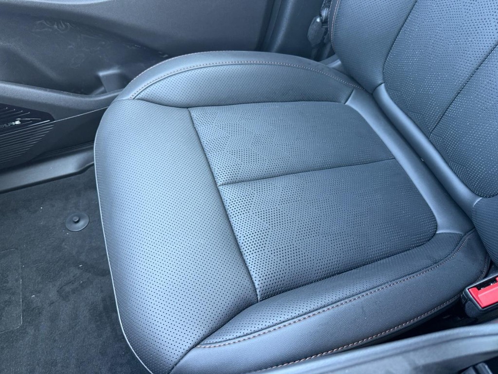 Jeep Cherokee Vehicle Full-screen Gallery Image 18