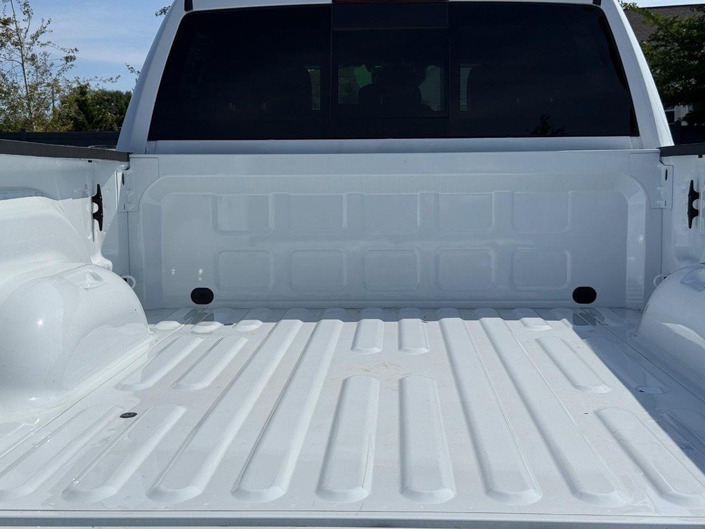Ram 2500 Vehicle Full-screen Gallery Image 05