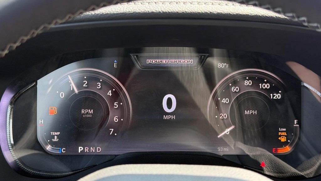 Ram 2500 Vehicle Full-screen Gallery Image 16