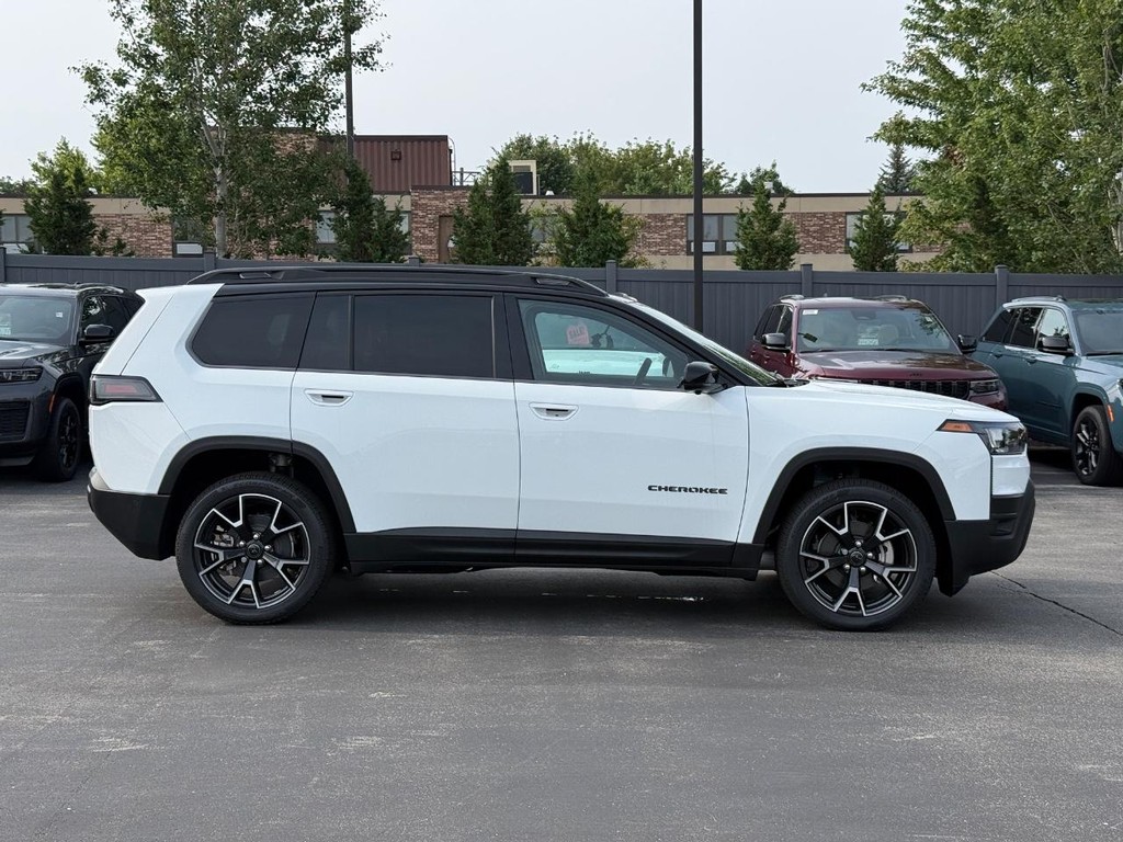 Jeep Cherokee Vehicle Full-screen Gallery Image 02