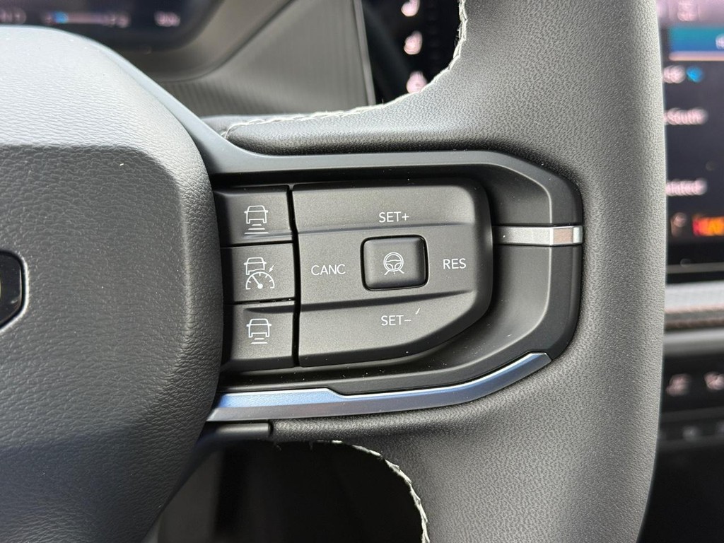 Jeep Cherokee Vehicle Full-screen Gallery Image 14