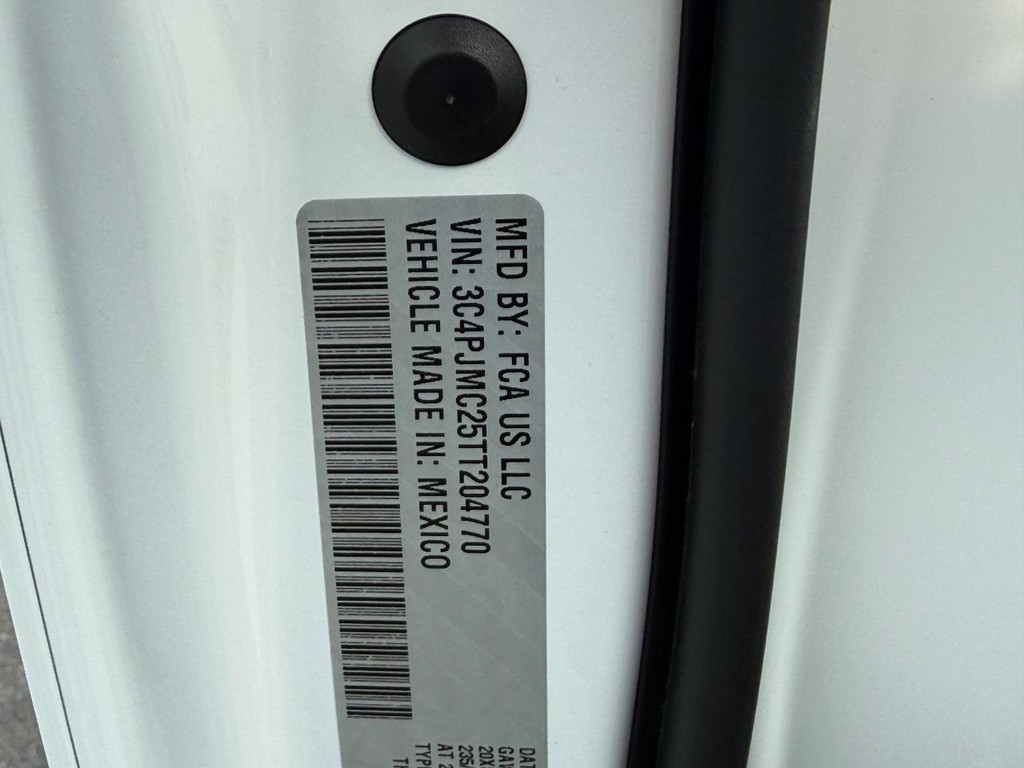 Jeep Cherokee Vehicle Full-screen Gallery Image 20