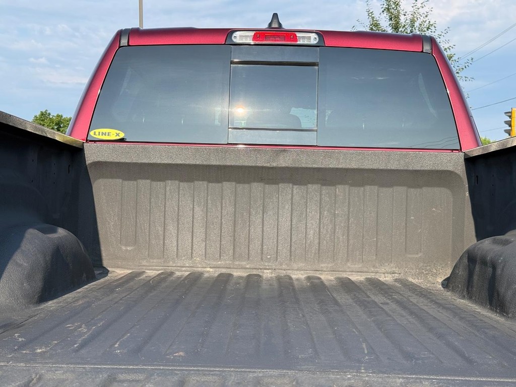 Ram 1500 Vehicle Full-screen Gallery Image 05