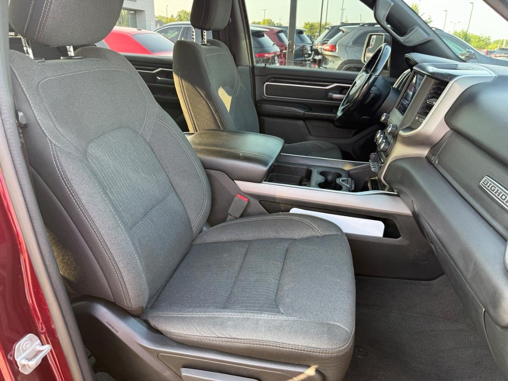 Ram 1500 Vehicle Full-screen Gallery Image 06