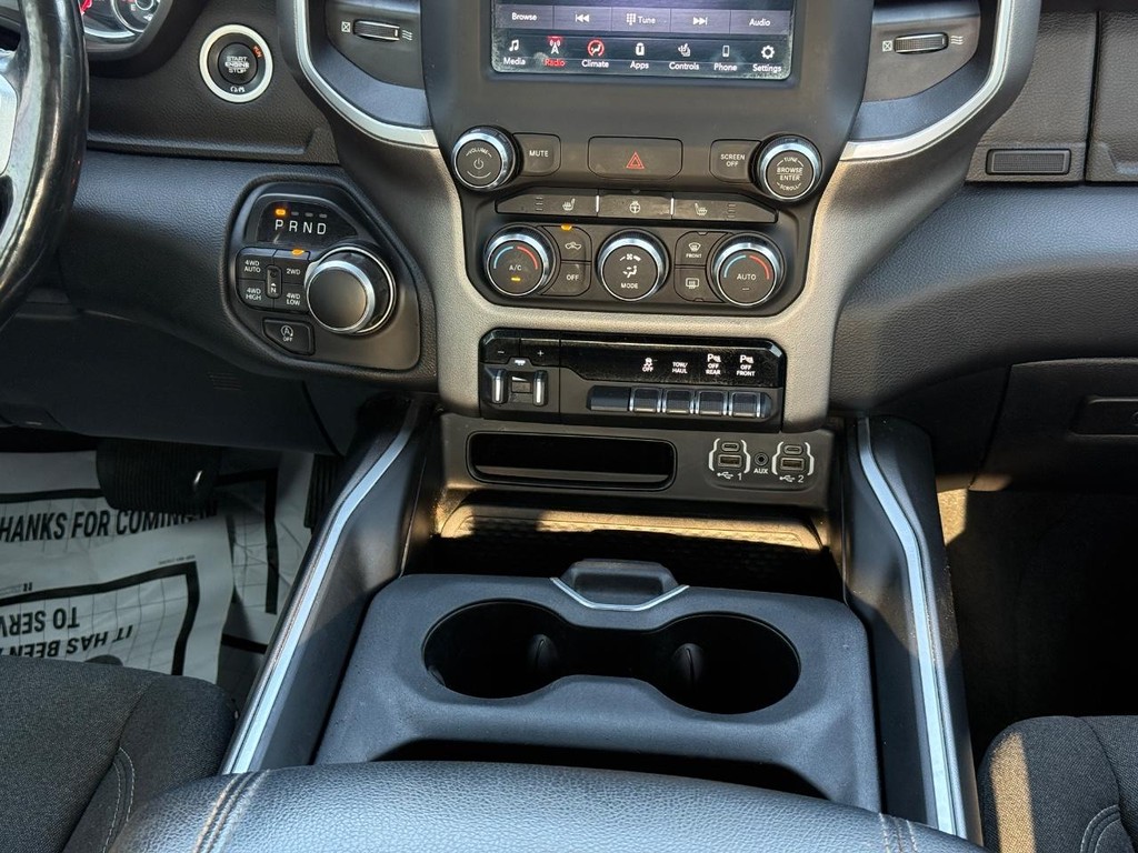 Ram 1500 Vehicle Full-screen Gallery Image 10