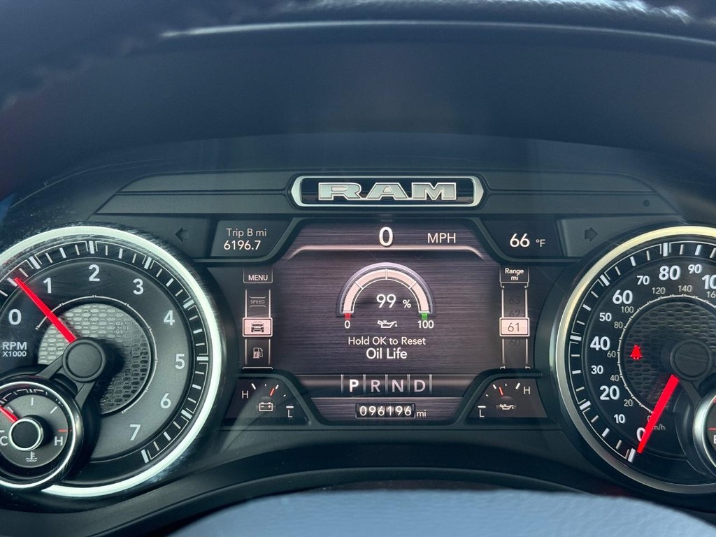 Ram 1500 Vehicle Full-screen Gallery Image 16