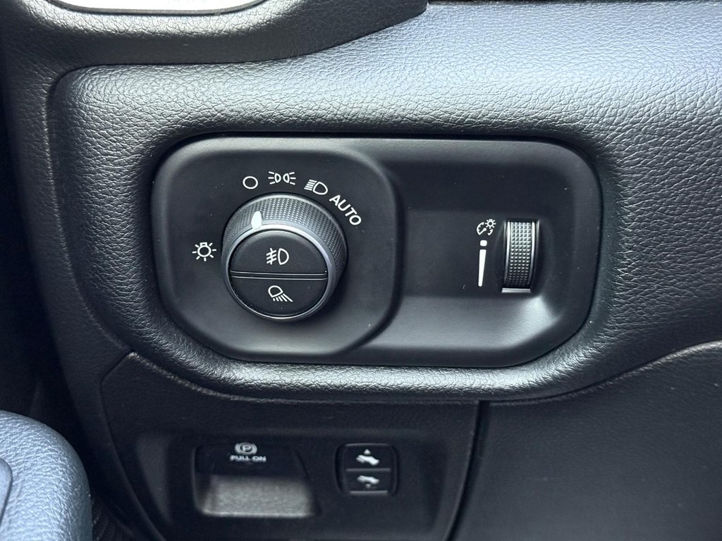 Ram 1500 Vehicle Full-screen Gallery Image 20
