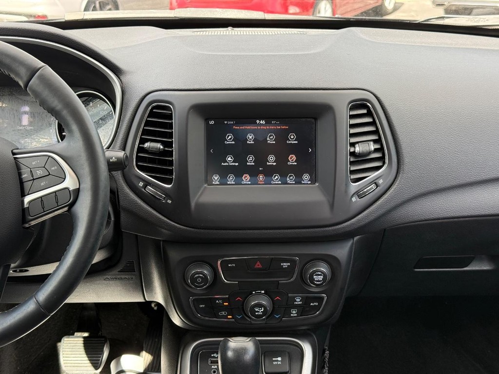 Jeep Compass Vehicle Full-screen Gallery Image 09