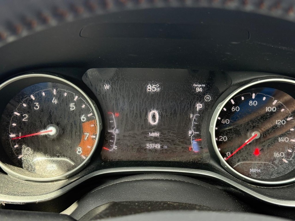 Jeep Compass Vehicle Full-screen Gallery Image 16