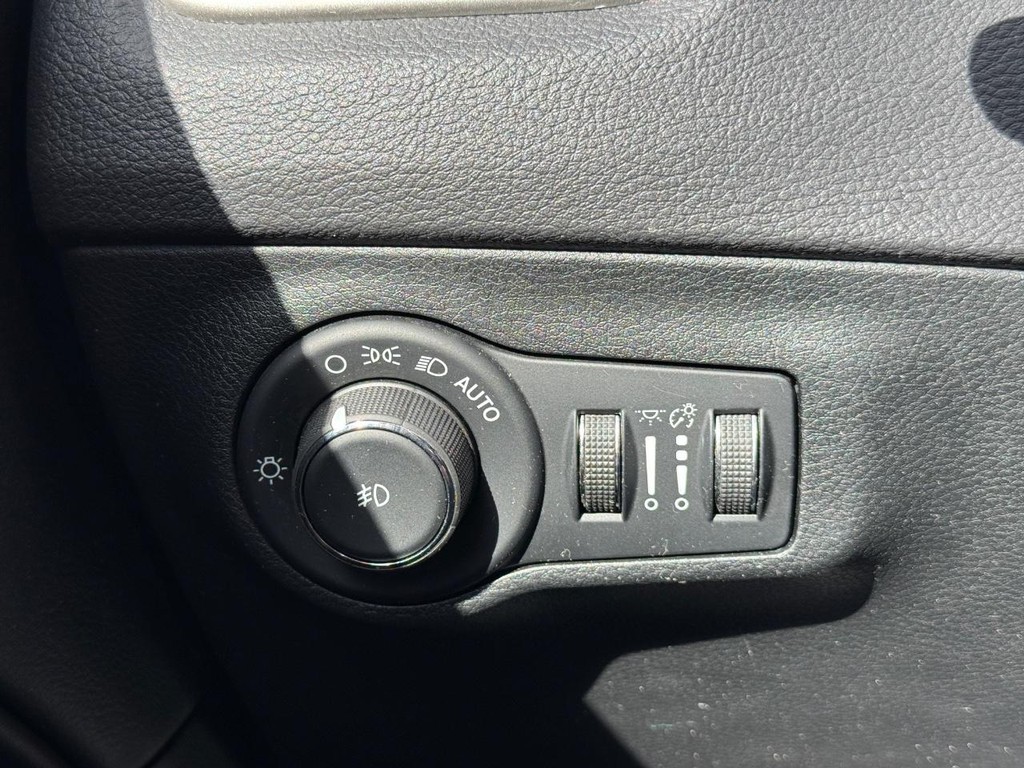 Jeep Compass Vehicle Full-screen Gallery Image 20
