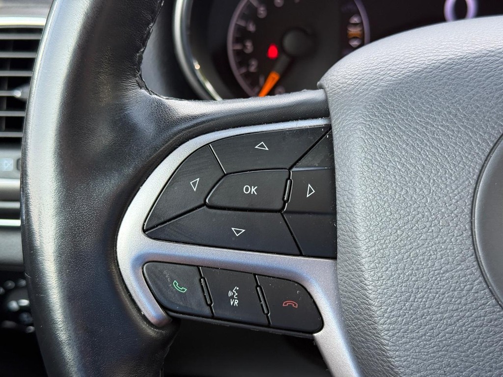 Jeep Grand Cherokee Vehicle Full-screen Gallery Image 14