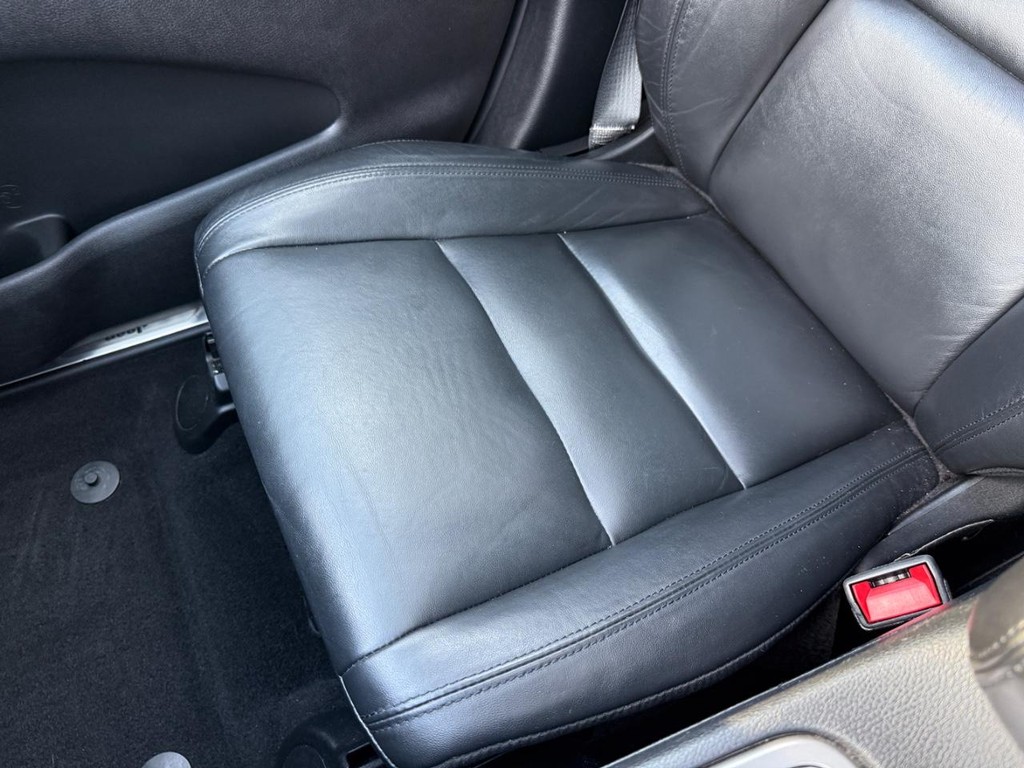 Jeep Grand Cherokee Vehicle Full-screen Gallery Image 18