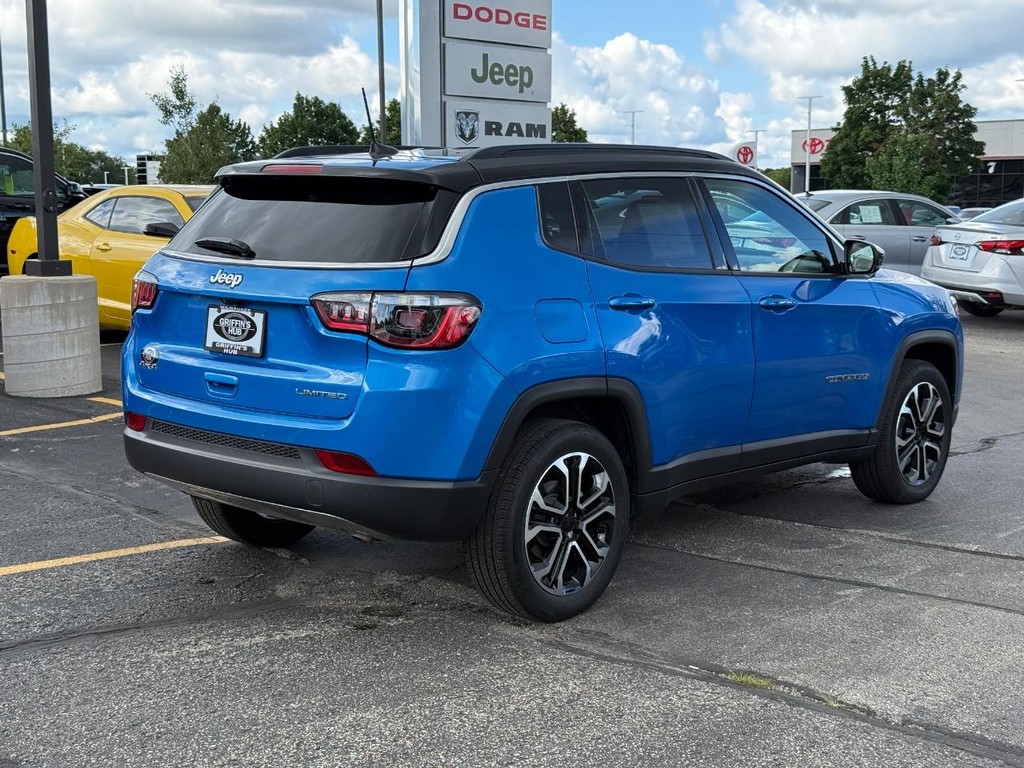 Jeep Compass Vehicle Full-screen Gallery Image 03