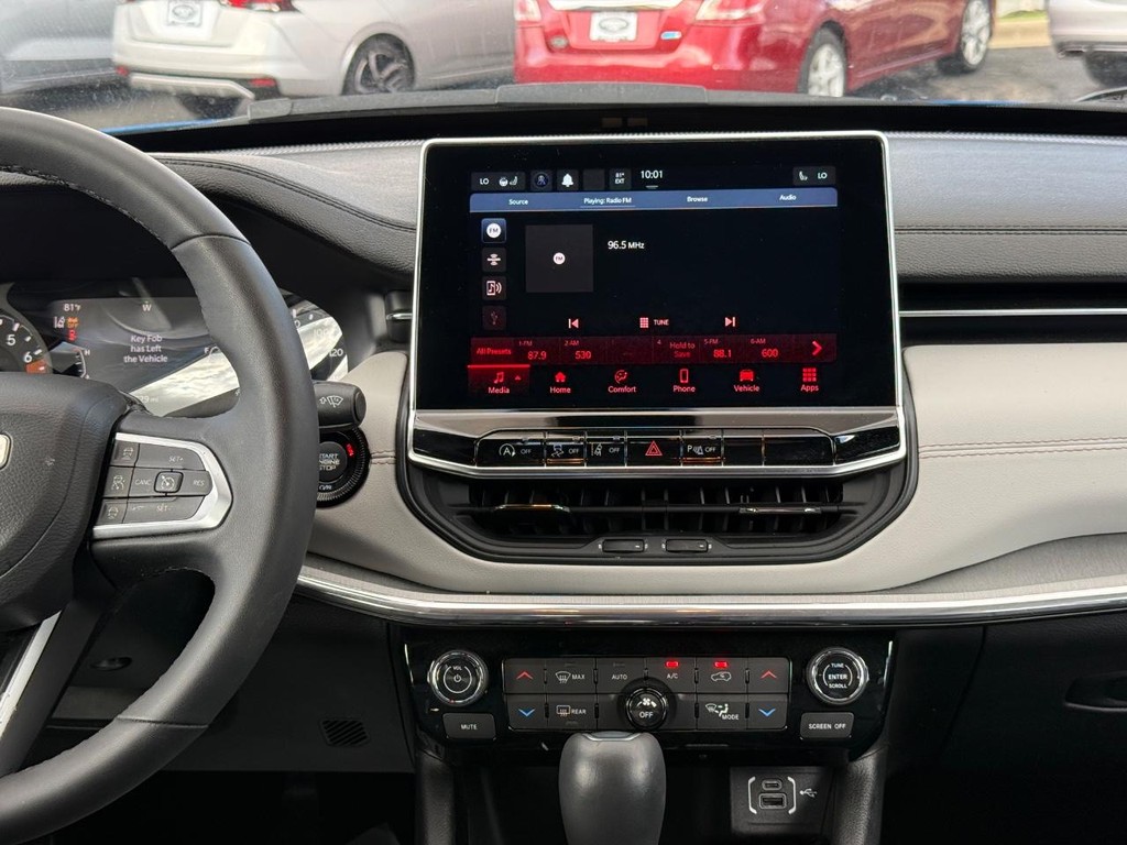 Jeep Compass Vehicle Full-screen Gallery Image 09