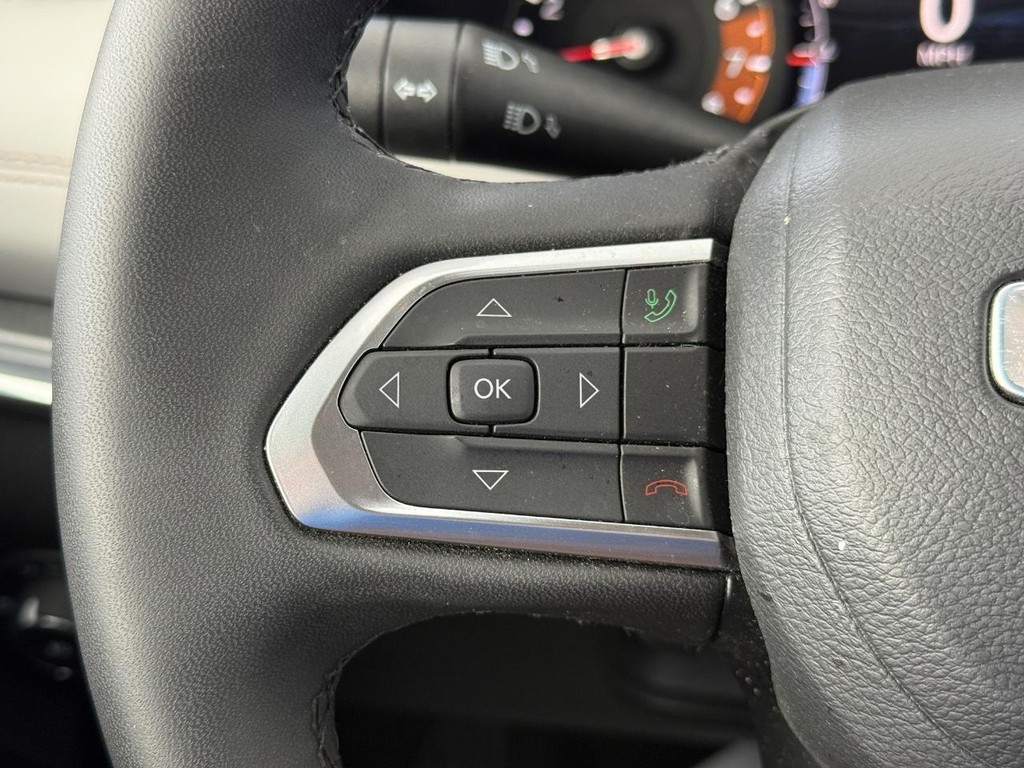 Jeep Compass Vehicle Full-screen Gallery Image 14