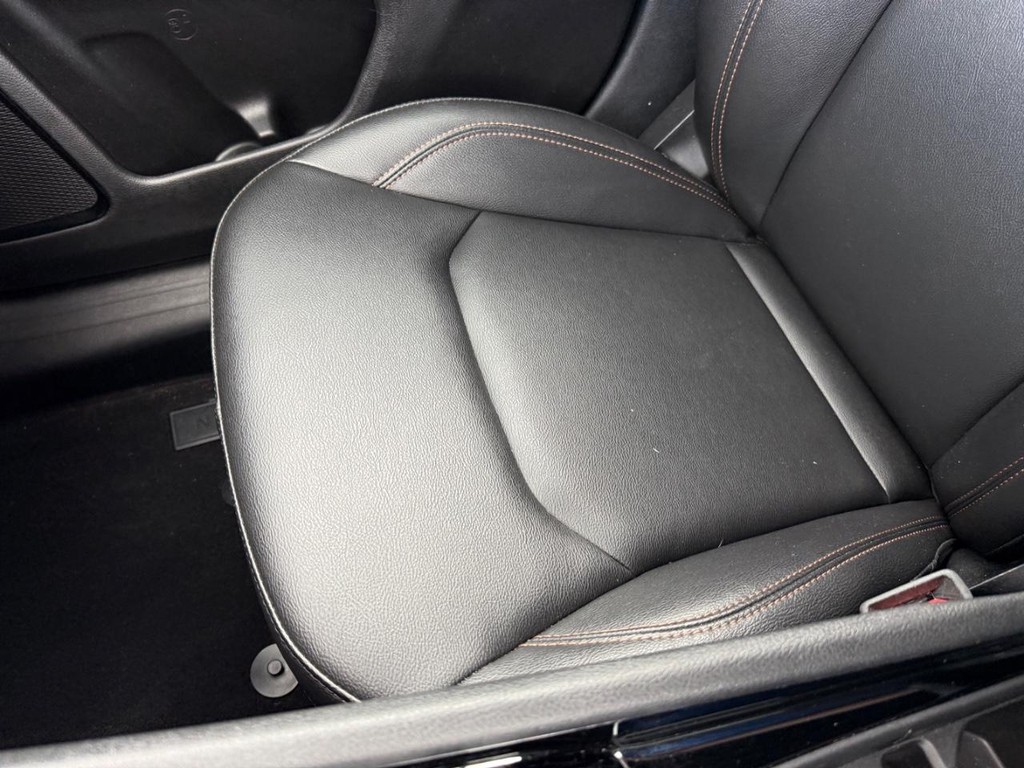Jeep Compass Vehicle Full-screen Gallery Image 19