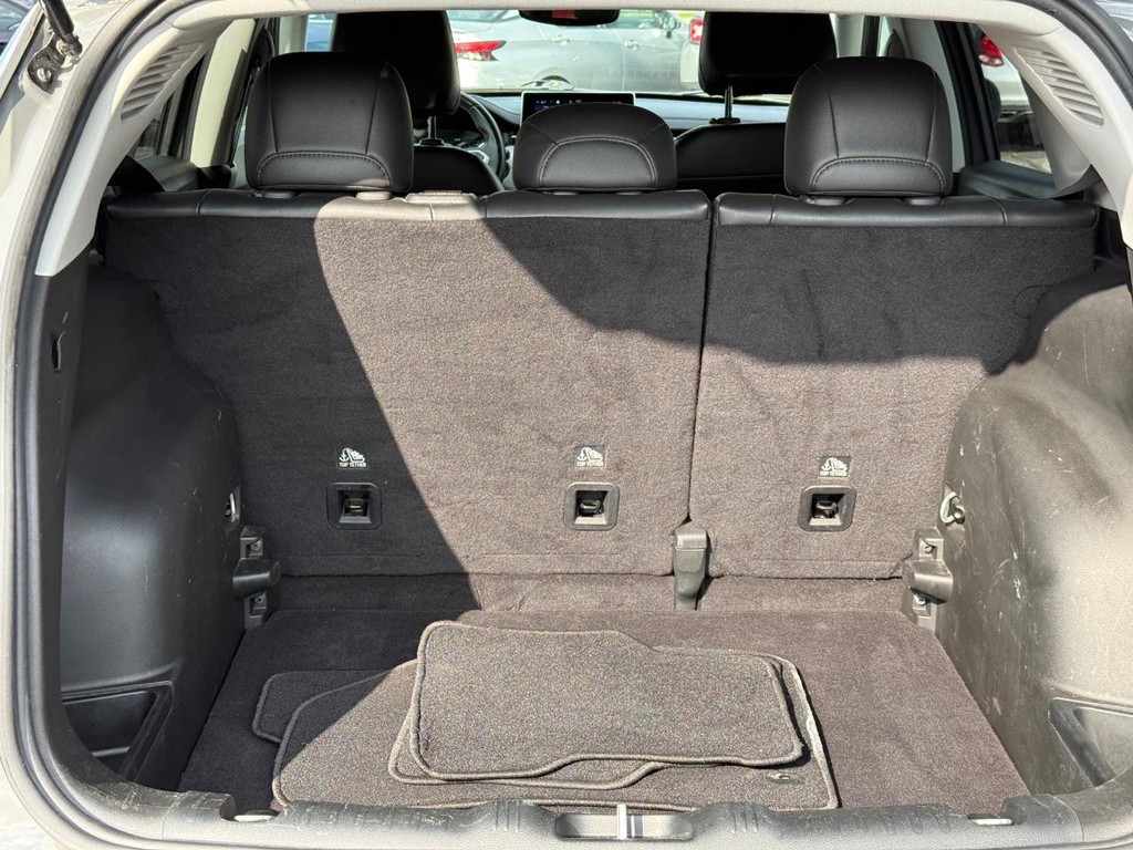 Jeep Compass Vehicle Full-screen Gallery Image 05