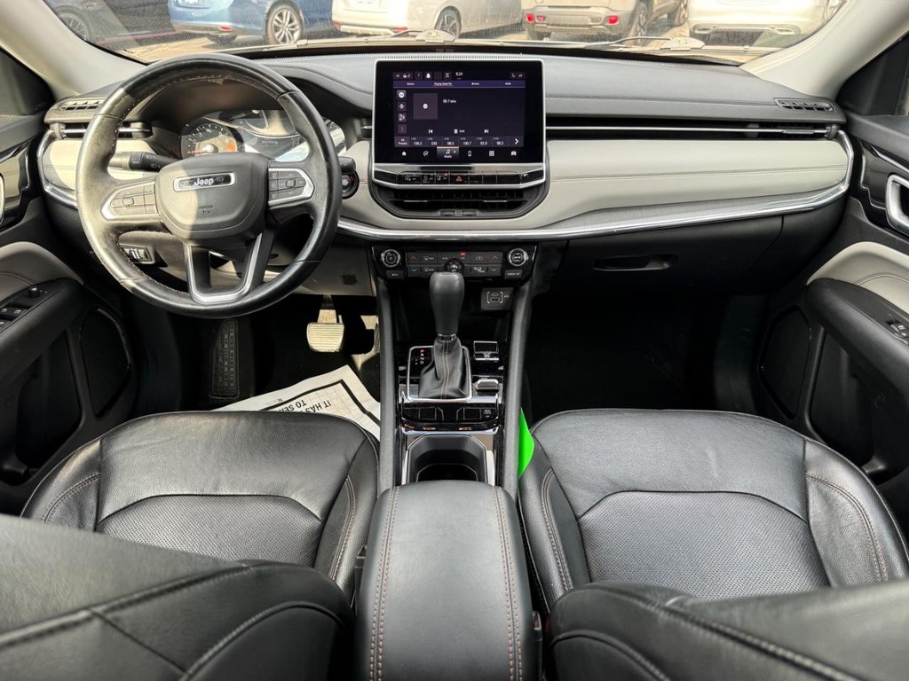 Jeep Compass Vehicle Full-screen Gallery Image 08
