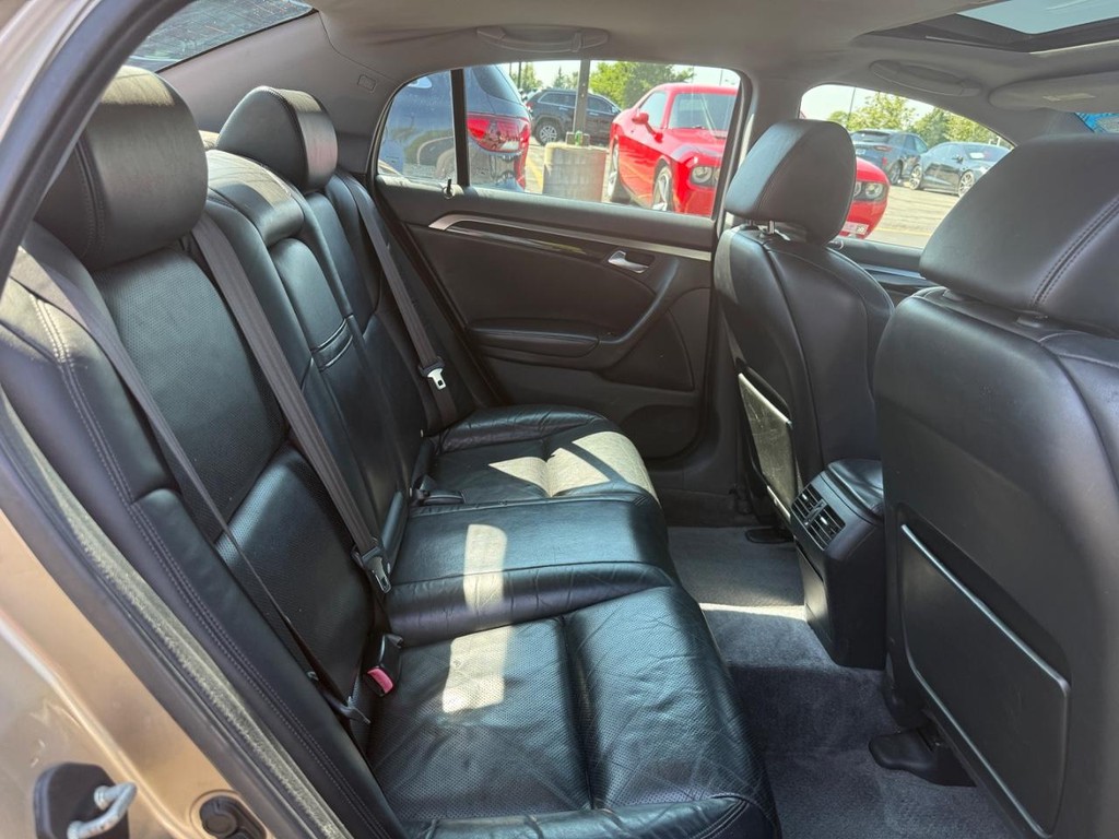 Acura TL Vehicle Full-screen Gallery Image 06