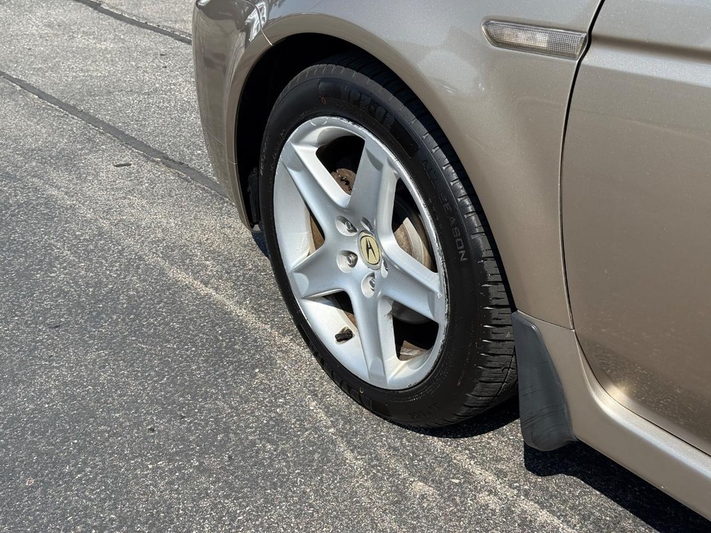Acura TL Vehicle Full-screen Gallery Image 12