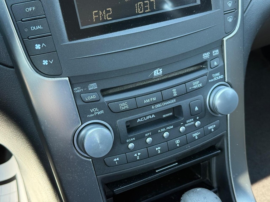 Acura TL Vehicle Full-screen Gallery Image 19