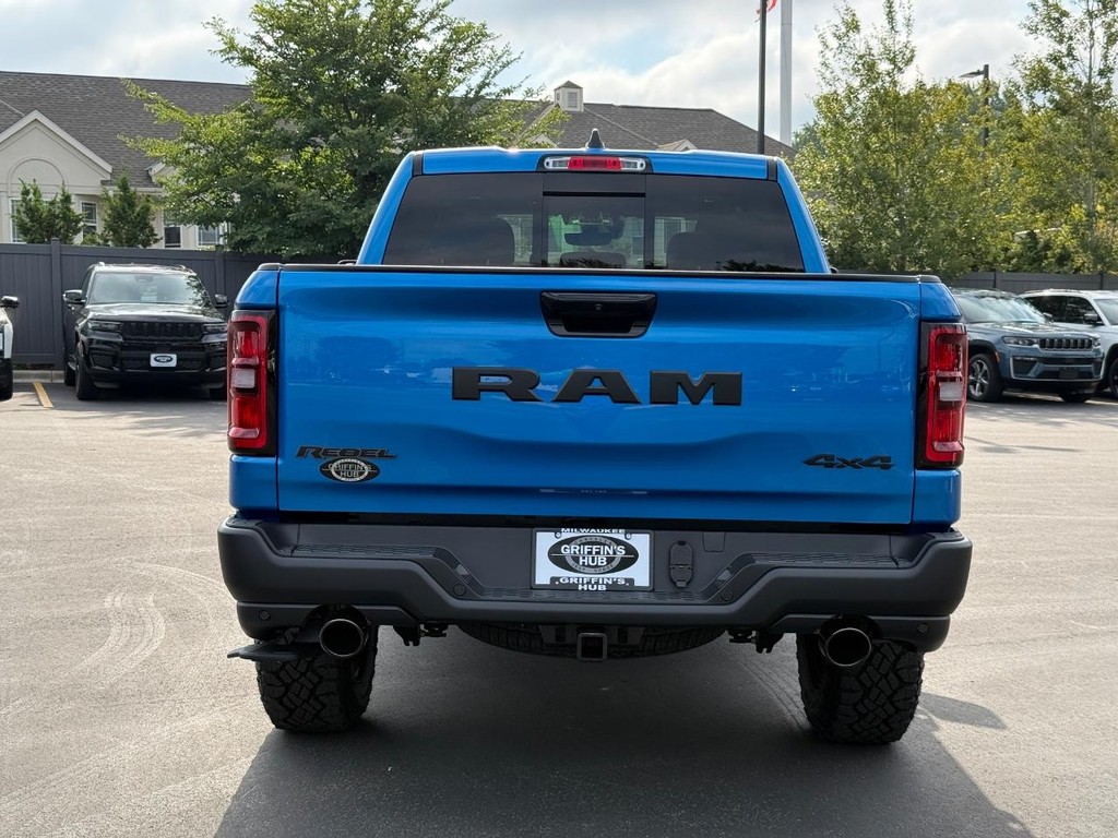 Ram 1500 Vehicle Full-screen Gallery Image 04