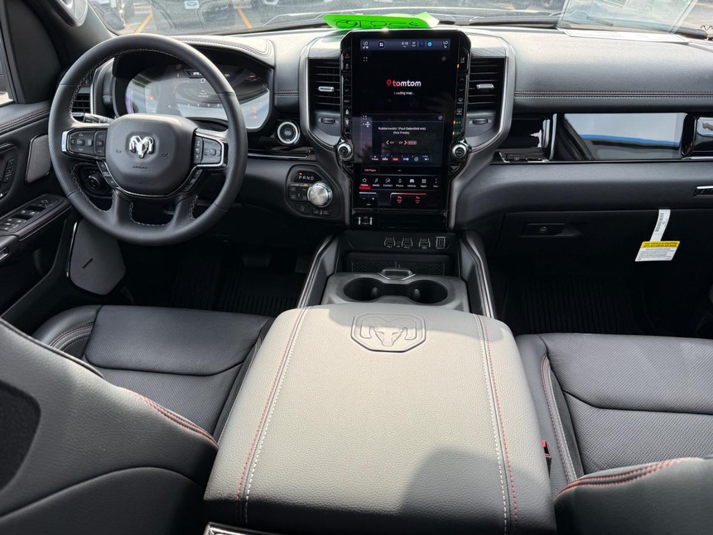 Ram 1500 Vehicle Full-screen Gallery Image 07