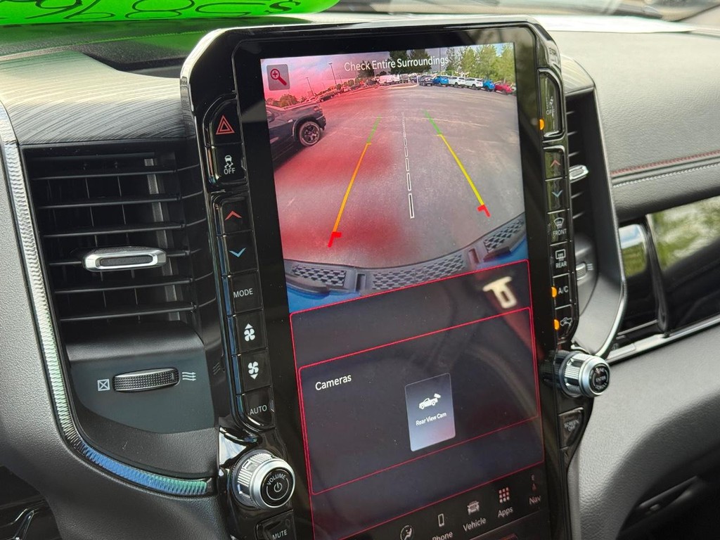 Ram 1500 Vehicle Full-screen Gallery Image 16