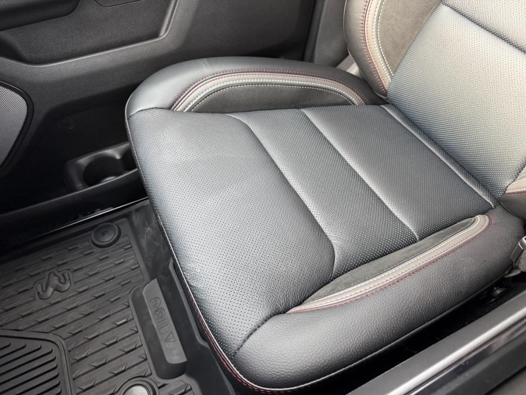 Ram 1500 Vehicle Full-screen Gallery Image 18