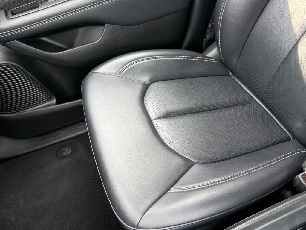 Chrysler Pacifica Vehicle Full-screen Gallery Image 20