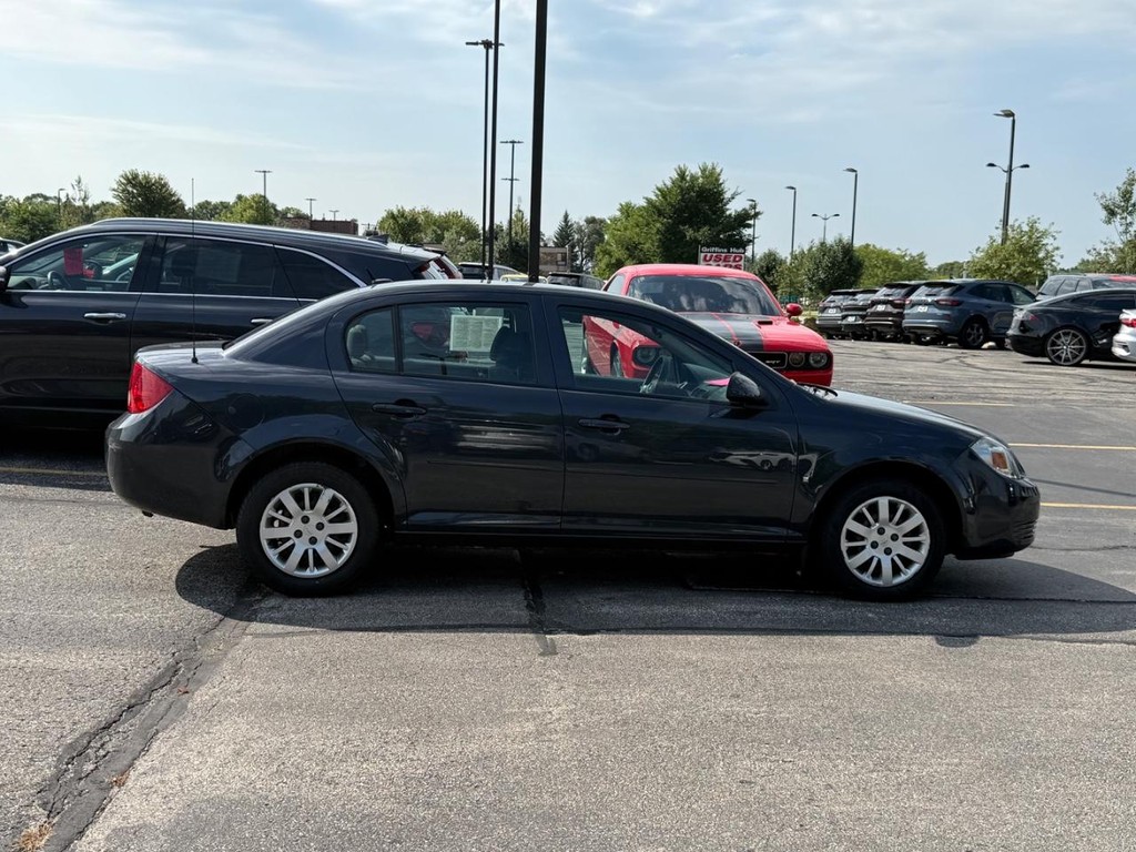 Chevrolet Cobalt Vehicle Full-screen Gallery Image 02