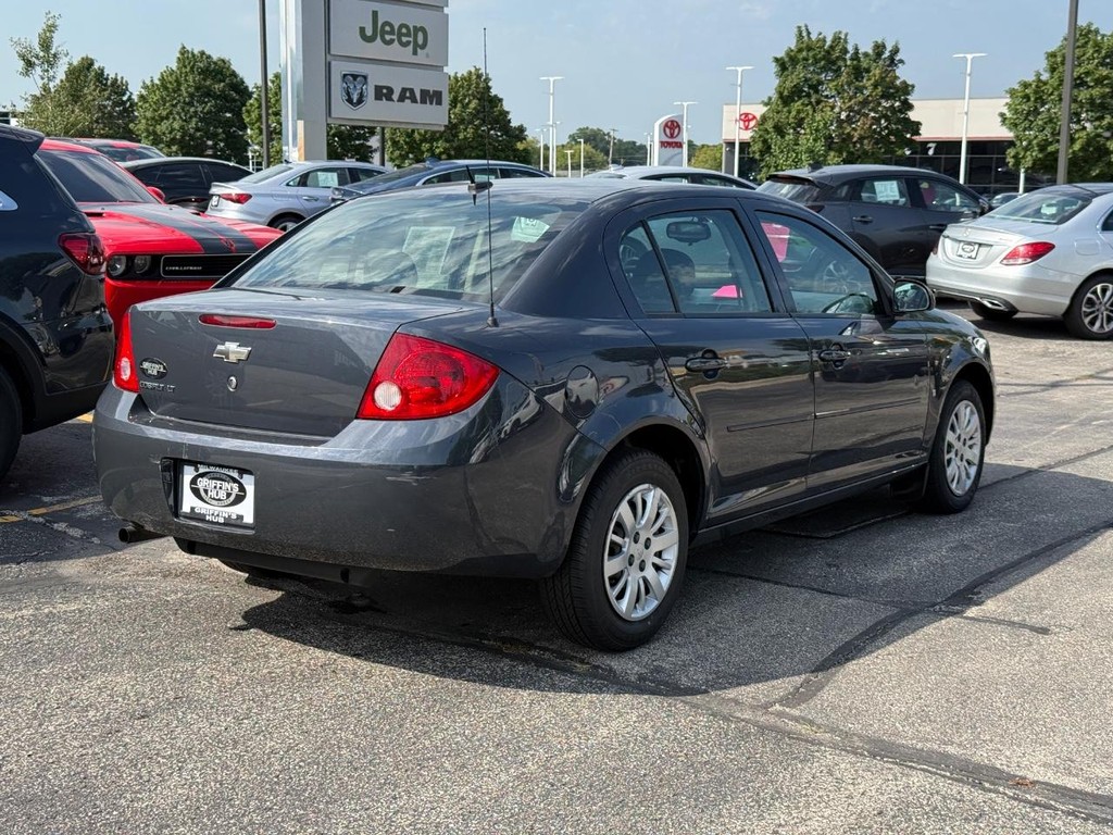 Chevrolet Cobalt Vehicle Full-screen Gallery Image 03