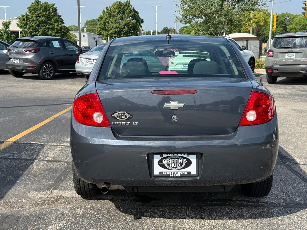 Chevrolet Cobalt Vehicle Full-screen Gallery Image 04