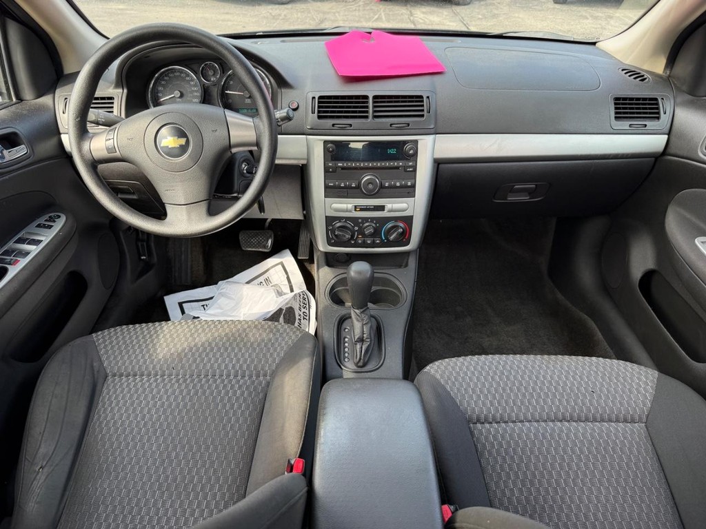 Chevrolet Cobalt Vehicle Full-screen Gallery Image 07