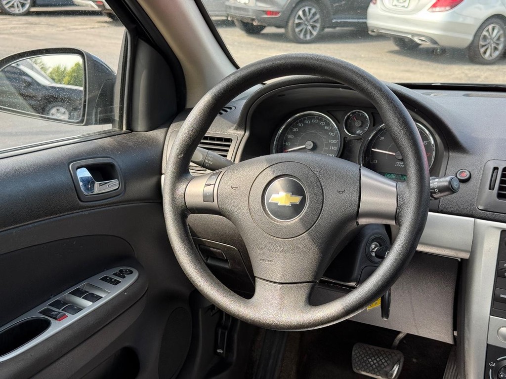 Chevrolet Cobalt Vehicle Full-screen Gallery Image 10