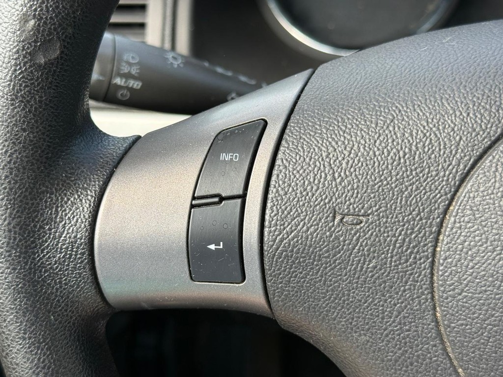 Chevrolet Cobalt Vehicle Full-screen Gallery Image 13
