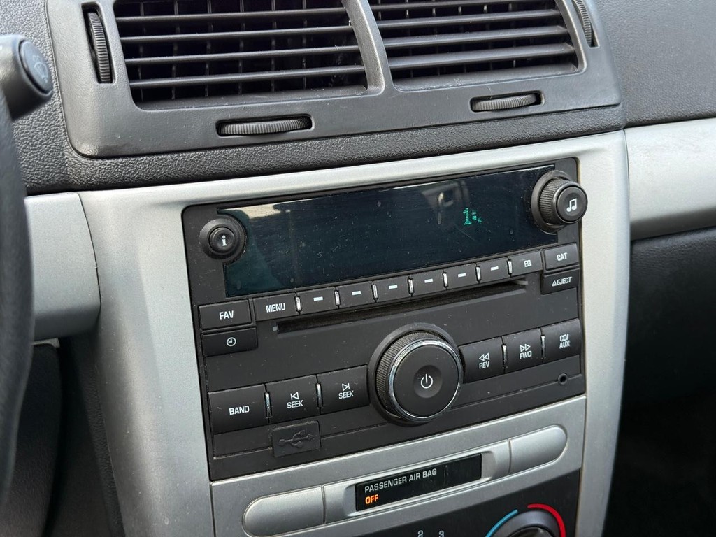 Chevrolet Cobalt Vehicle Full-screen Gallery Image 15