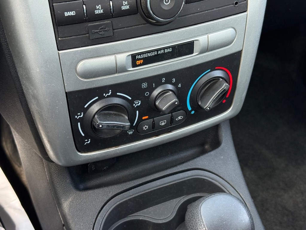 Chevrolet Cobalt Vehicle Full-screen Gallery Image 16