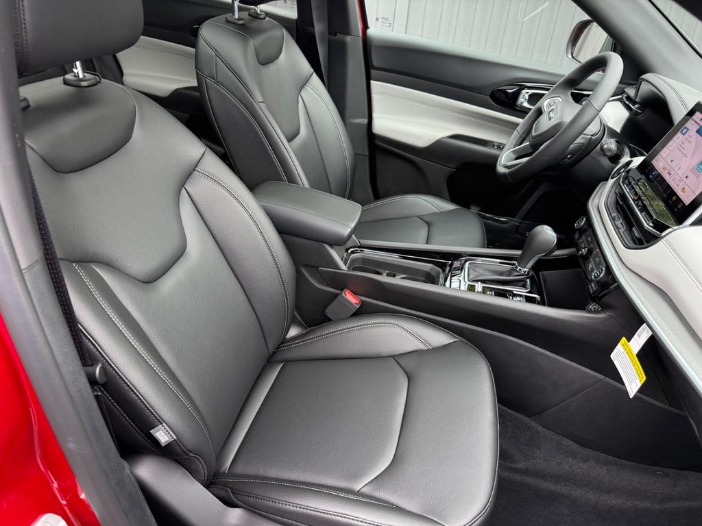 Jeep Compass Vehicle Full-screen Gallery Image 05
