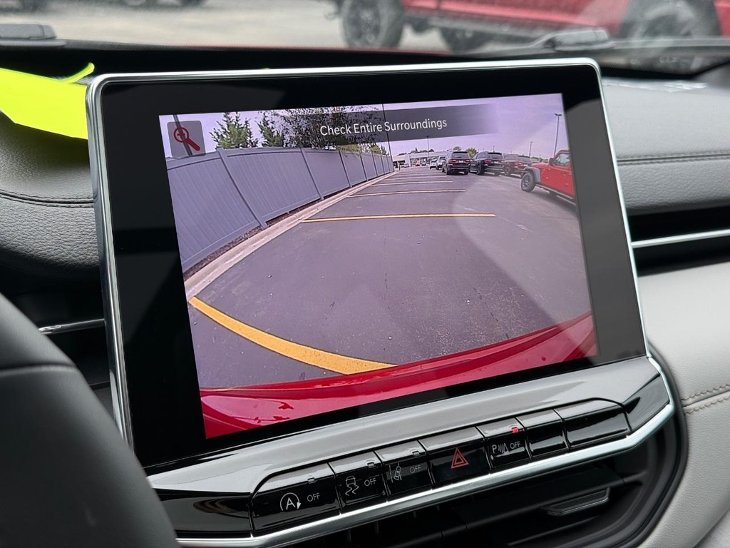 Jeep Compass Vehicle Full-screen Gallery Image 16