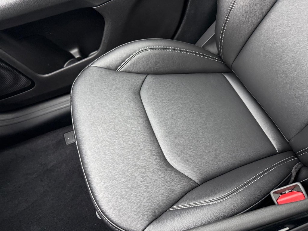 Jeep Compass Vehicle Full-screen Gallery Image 18