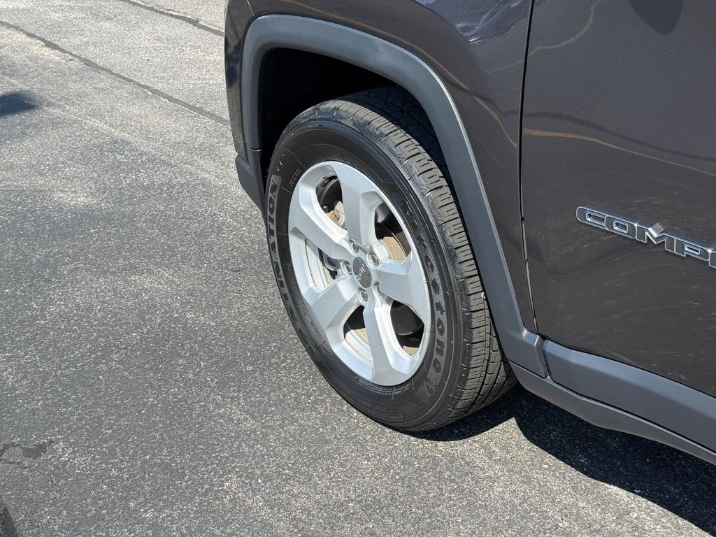 Jeep Compass Vehicle Full-screen Gallery Image 13
