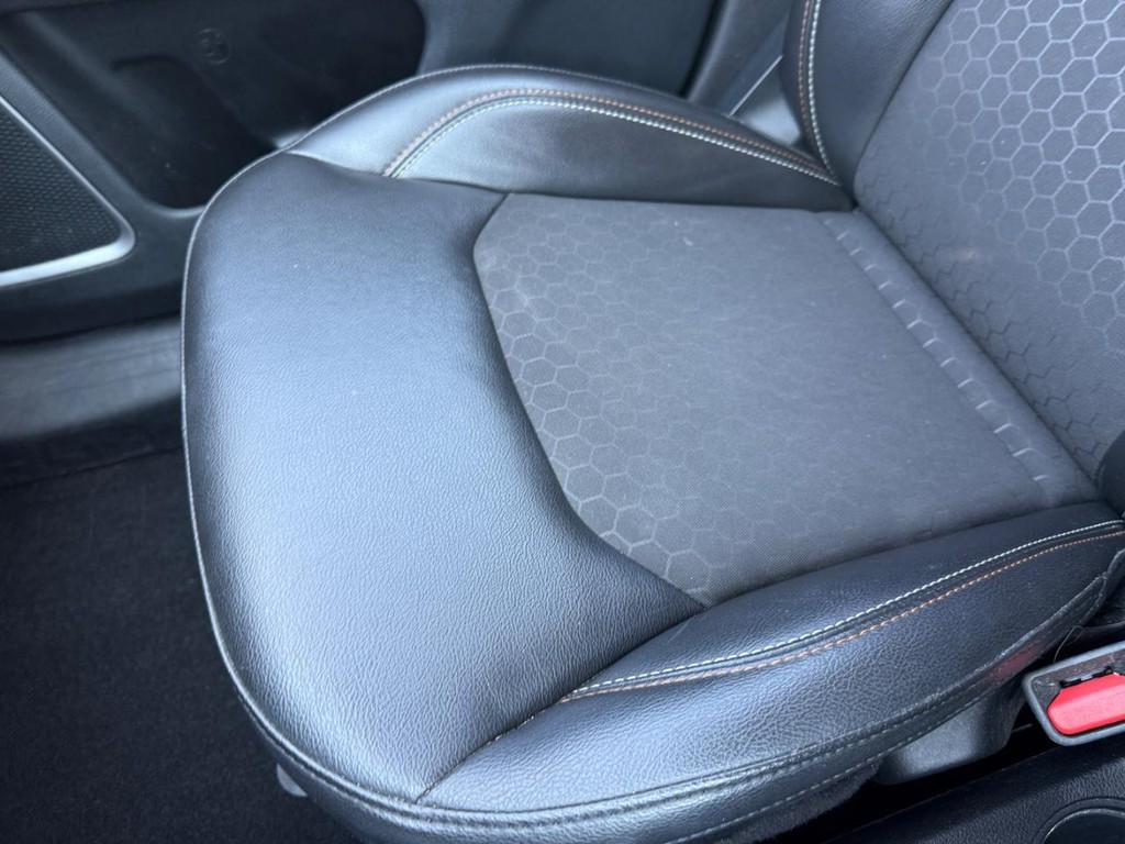 Jeep Compass Vehicle Full-screen Gallery Image 19