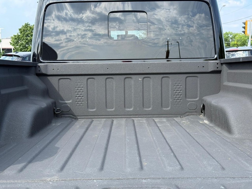 Jeep Gladiator Vehicle Full-screen Gallery Image 05