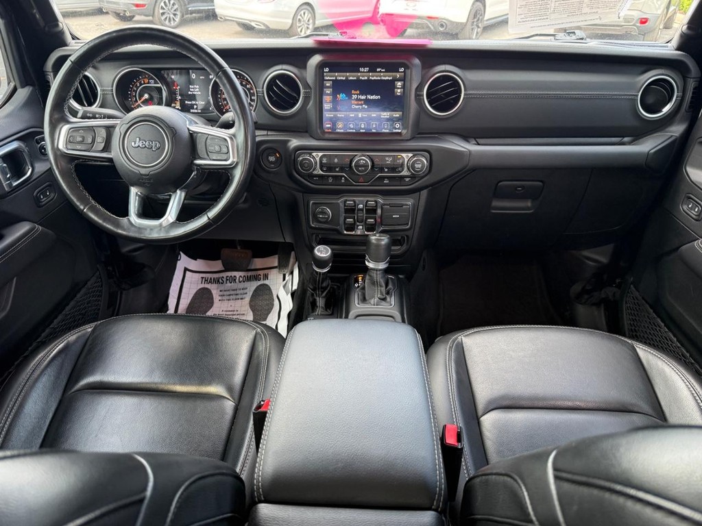 Jeep Gladiator Vehicle Full-screen Gallery Image 08