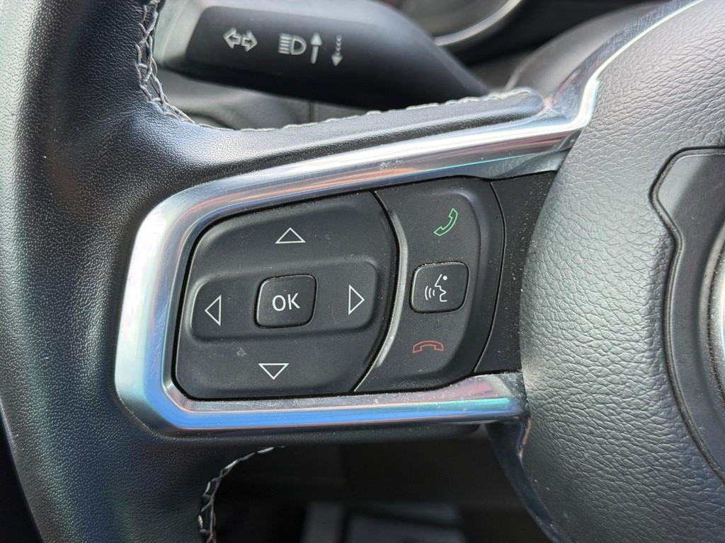 Jeep Gladiator Vehicle Full-screen Gallery Image 12